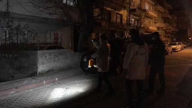 komsulari tarafindan yalniz yasadigi evinde o 3 13956181 o