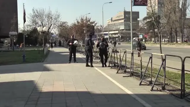 Kuzey Makedonya'da yasa dışı dinlemelere ilişkin davada 11 sanığa 65 yıl hapis cezası verildi Kuzey Makedonya'da yasa dışı dinlemelere ilişkin davada 11 sanığa 65 yıl hapis cezası verildi