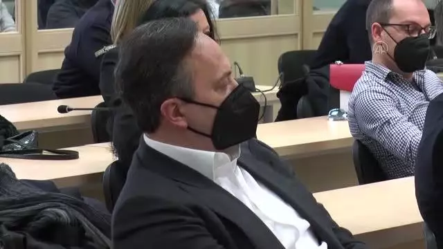 Kuzey Makedonya'da yasa dışı dinlemelere ilişkin davada 11 sanığa 65 yıl hapis cezası verildi Kuzey Makedonya'da yasa dışı dinlemelere ilişkin davada 11 sanığa 65 yıl hapis cezası verildi