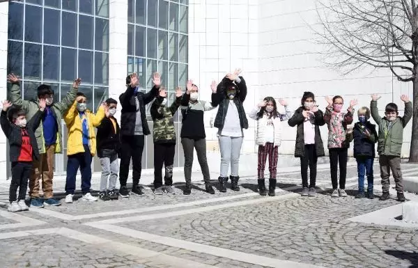 Minikler 'Çok Yaşa Tayyip Dede' şarkısıyla Cumhurbaşkanı Erdoğan'ın doğum gününü kutladı Minikler 'Çok Yaşa Tayyip Dede' şarkısıyla Cumhurbaşkanı Erdoğan'ın doğum gününü kutladı