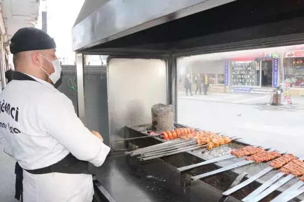 Normalleşmeye en yakın illerden Şırnak'ta, '1 Mart' beklentisi Normalleşmeye en yakın illerden Şırnak'ta, '1 Mart' beklentisi