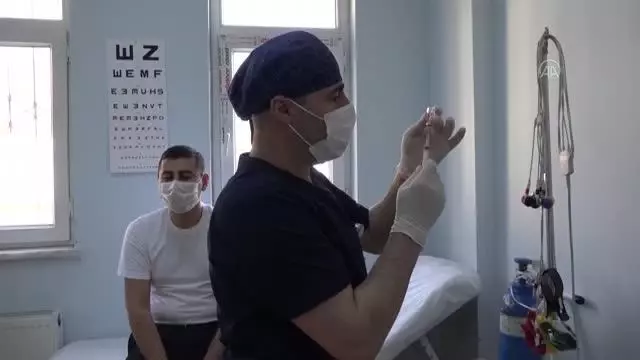 Öğretmenlere CoronaVac aşısının ilk dozu yapılmaya başlandı Öğretmenlere CoronaVac aşısının ilk dozu yapılmaya başlandı