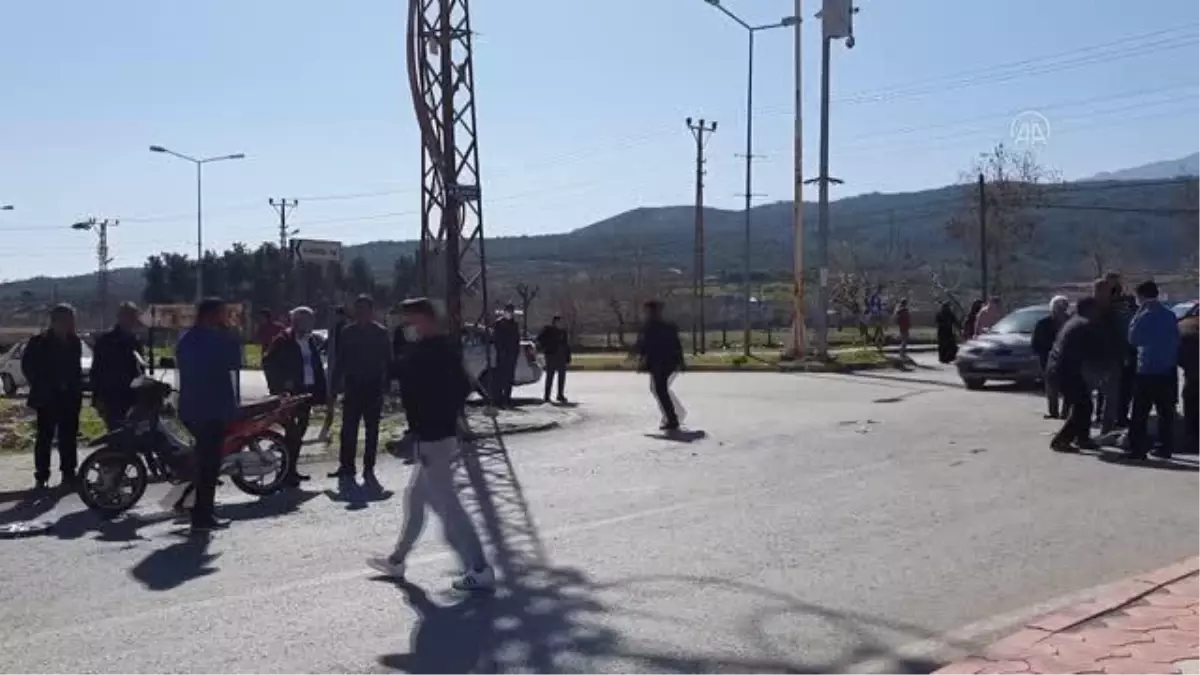 Otomobille çarpışan motosikletin sürücüsü yaralandı