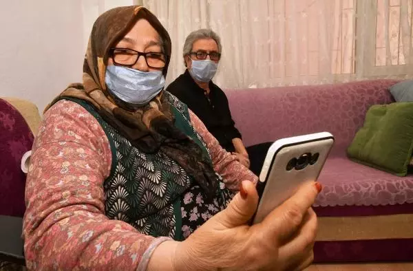 Pandemide yalnızlaşan 65 yaş ve üstü vatandaşlara terapi hizmeti Pandemide yalnızlaşan 65 yaş ve üstü vatandaşlara terapi hizmeti