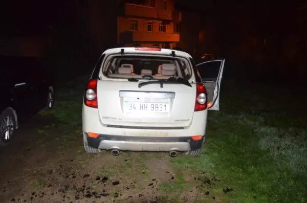 Park halindeki otomobili kurşunlayan 2 kişi yakalandı Park halindeki otomobili kurşunlayan 2 kişi yakalandı
