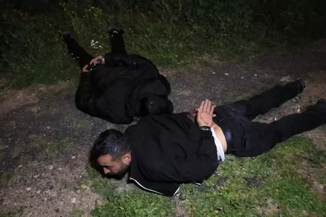 Polisin 'dur' ihtarına uymayıp kaçtı, kaza yapıp yakalanınca 'Allah'ın takdiri ne diyelim' dedi Polisin 'dur' ihtarına uymayıp kaçtı, kaza yapıp yakalanınca 'Allah'ın takdiri ne diyelim' dedi