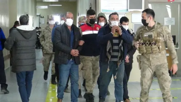Şanlıurfa'da aranan kişilere yönelik operasyon: 44 gözaltı Şanlıurfa'da aranan kişilere yönelik operasyon: 44 gözaltı