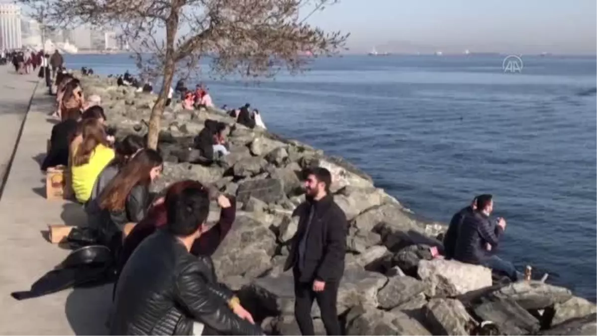 Güneşli havayı fırsat bilenler sahil ve parklarda vakit geçirdi