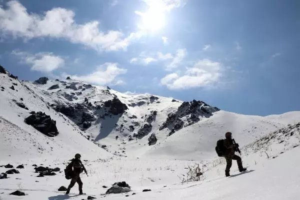 Teröristlerin korkulu rüyası; 'Şimşekler Taburu' Teröristlerin korkulu rüyası; 'Şimşekler Taburu'