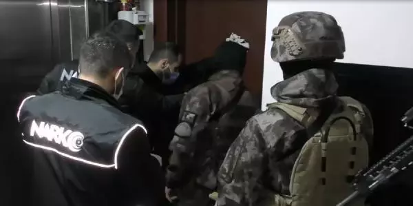 Uyuşturucuyu kaşar peynirine enjekte etmişler Uyuşturucuyu kaşar peynirine enjekte etmişler