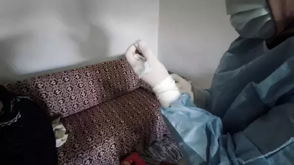 Vaka oranının her hafta azaldığı Bingöl'de, sağlık ekiplerinin 'aşı' mesaisi Vaka oranının her hafta azaldığı Bingöl'de, sağlık ekiplerinin 'aşı' mesaisi