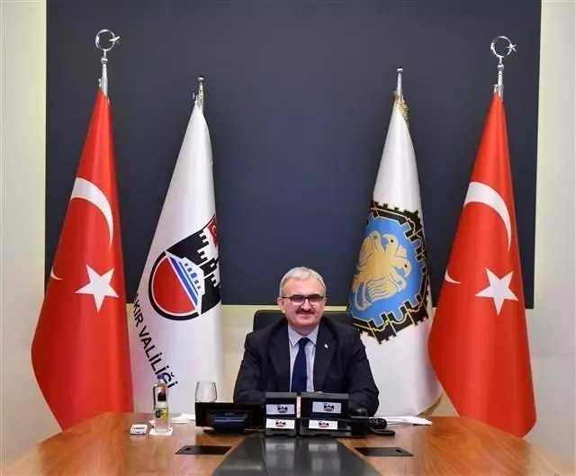 Vali Karaloğlu'ndan Bursa'daki ipek üreticilerine işbirliği çağrısı Vali Karaloğlu'ndan Bursa'daki ipek üreticilerine işbirliği çağrısı