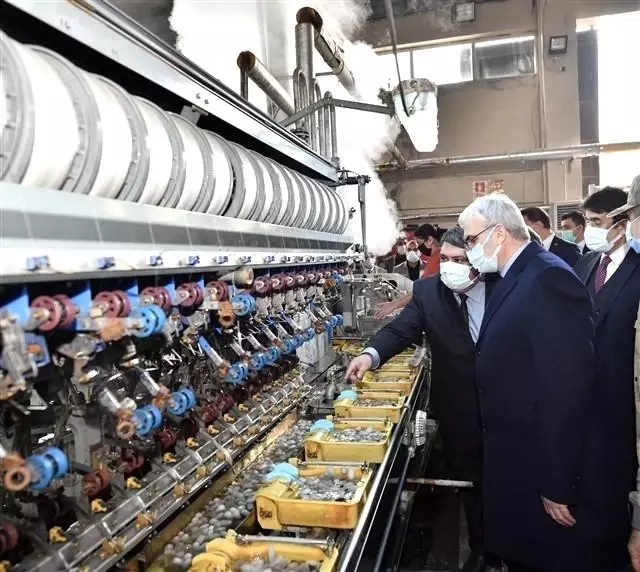 Vali Karaloğlu'ndan Bursa'daki ipek üreticilerine işbirliği çağrısı Vali Karaloğlu'ndan Bursa'daki ipek üreticilerine işbirliği çağrısı