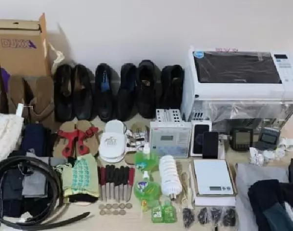 Yalova'da girdikleri evden elektronik eşya çalan şüpheliler yakalandı