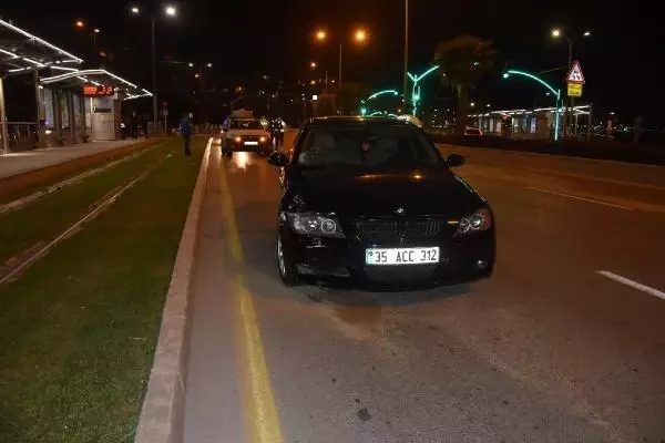 Bir otomobilin çarptığı diğer otomobilin sürüklediği genç kız, feci şekilde can verdi Bir otomobilin çarptığı diğer otomobilin sürüklediği genç kız, feci şekilde can verdi