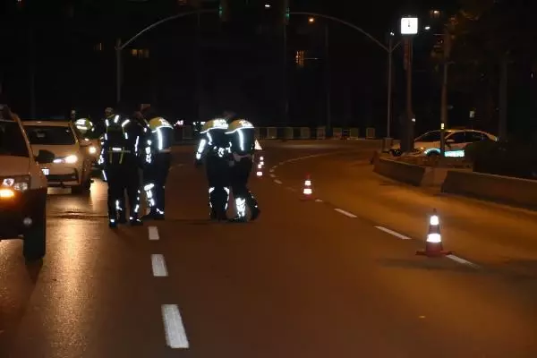 Bir otomobilin çarptığı diğer otomobilin sürüklediği genç kız, feci şekilde can verdi Bir otomobilin çarptığı diğer otomobilin sürüklediği genç kız, feci şekilde can verdi