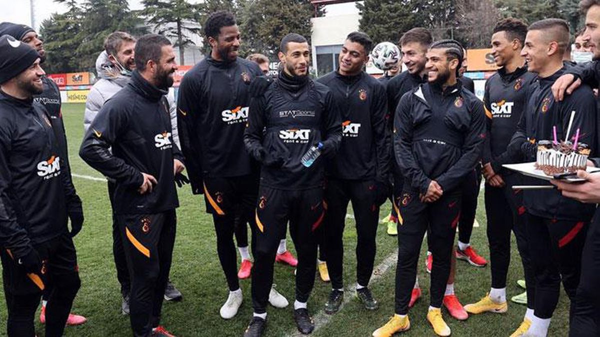 Younes Belhanda'nın Instagram paylaşımı takımdan ayrılacağına yönelik iddiaları güçlendirdi