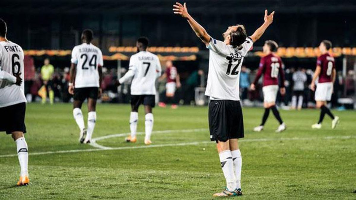 Yusuf Yazıcı UEFA Avrupa Ligi'nde 7 gol atarak hem turnuva hem de Lille tarihine geçti