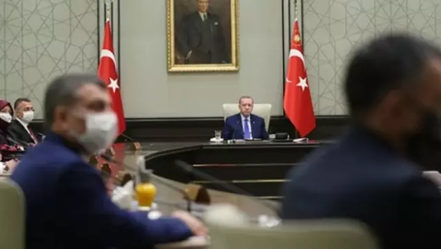 AK Parti kulislerinden Kabine değişikliği iddiası! İki tecrübeli siyasetçi sahalara dönüyor AK Parti kulislerinden Kabine değişikliği iddiası! İki tecrübeli siyasetçi sahalara dönüyor