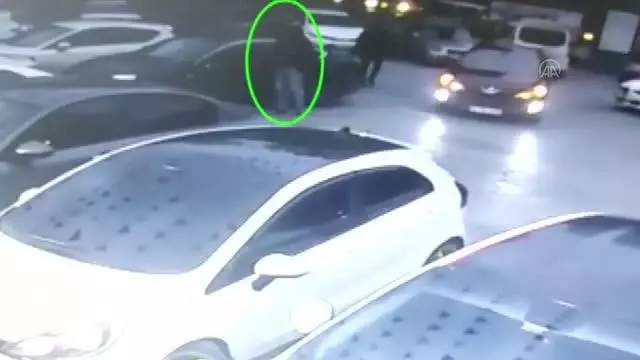 Beylikdüzü'nde araçtan hırsızlık yapan şüpheli yakalandı Beylikdüzü'nde araçtan hırsızlık yapan şüpheli yakalandı