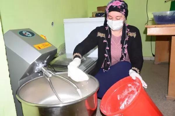 'Çiçeklerin Özü Kadın Kooperatifi' geçim kapıları oldu