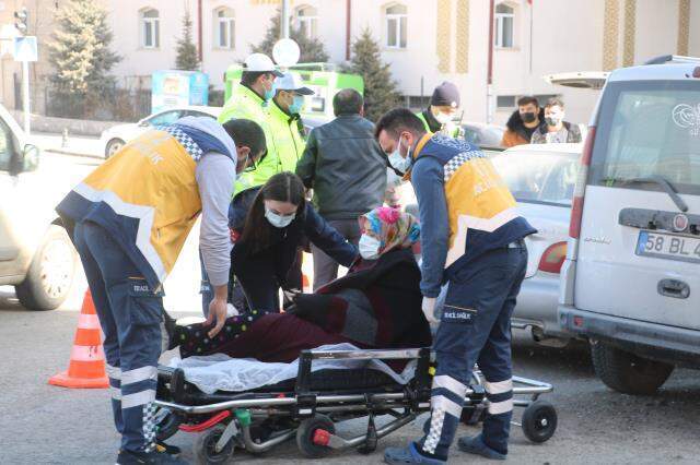 Eşi doğum yapmak üzereydi, hastane yolunda yaşanan kaza çılgına çevirdi