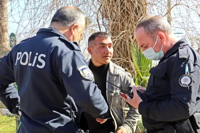 Dünyaca ünlü falezlerindeki mağaradan çıkan dumanlar itfaiye ve polisi alarma geçirdi Dünyaca ünlü falezlerindeki mağaradan çıkan dumanlar itfaiye ve polisi alarma geçirdi