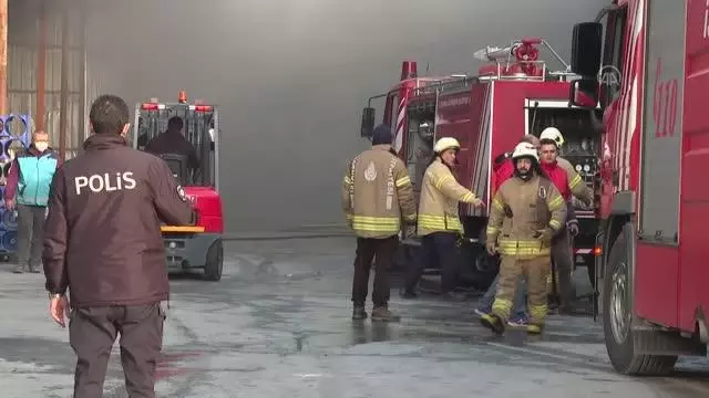 Son dakika haberleri: Halkalı'daki iş yeri yangını kontrol altına alındı Son dakika haberleri: Halkalı'daki iş yeri yangını kontrol altına alındı
