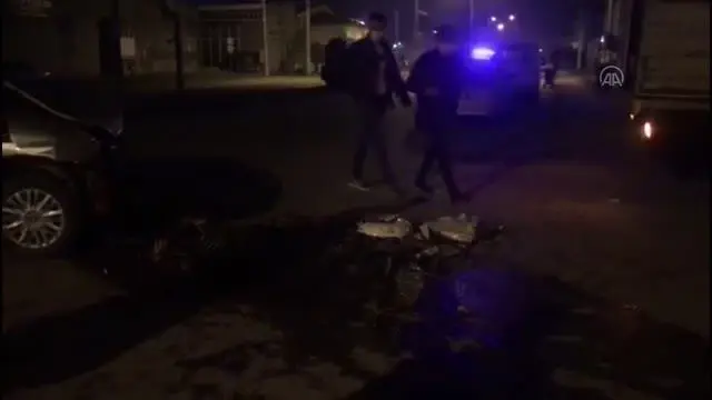 Kamyon ile çarpışan hafif ticari aracın sürücüsü yaralandı Kamyon ile çarpışan hafif ticari aracın sürücüsü yaralandı
