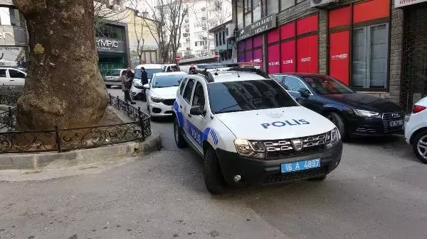 Son dakika haber: Kaza tutanağı tutturmak istedi, 5 kişinin saldırısına uğradı Son dakika haber: Kaza tutanağı tutturmak istedi, 5 kişinin saldırısına uğradı