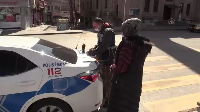 Kısıtlamaya uymayan 24 kişiye 75 bin 600 lira para cezası verildi Kısıtlamaya uymayan 24 kişiye 75 bin 600 lira para cezası verildi