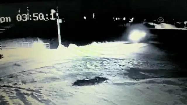 Konya'da traktör hırsızlığı yapan 2 kişi tutuklandı Konya'da traktör hırsızlığı yapan 2 kişi tutuklandı