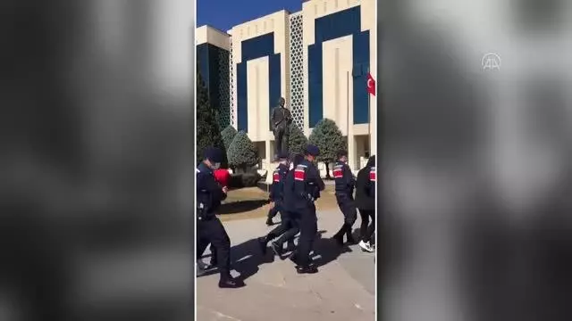 Konya'da traktör hırsızlığı yapan 2 kişi tutuklandı Konya'da traktör hırsızlığı yapan 2 kişi tutuklandı