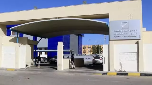 Libya'da anayasa referandumu önce yapılırsa seçimler 2022'ye sarkabilir (2) Libya'da anayasa referandumu önce yapılırsa seçimler 2022'ye sarkabilir (2)