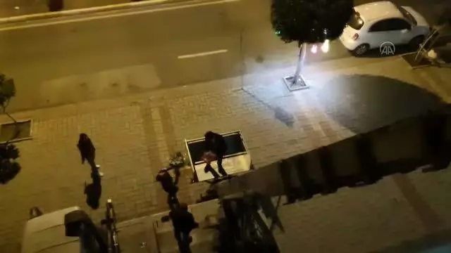 Nakliyat şirketi sahibi, istemeye gittiği kız arkadaşının evinin balkonuna eşya taşıma asansörüyle çıktı Nakliyat şirketi sahibi, istemeye gittiği kız arkadaşının evinin balkonuna eşya taşıma asansörüyle çıktı
