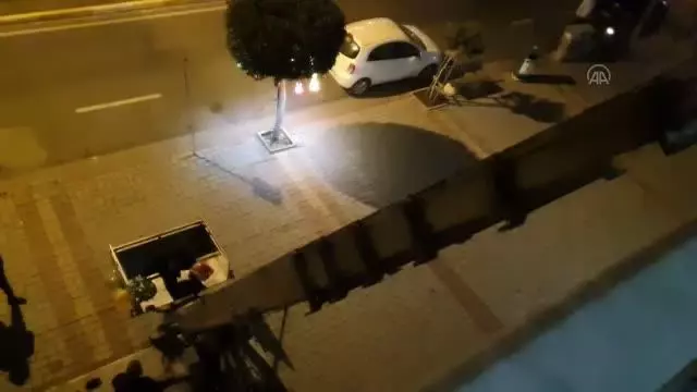 Nakliyat şirketi sahibi, istemeye gittiği kız arkadaşının evinin balkonuna eşya taşıma asansörüyle çıktı Nakliyat şirketi sahibi, istemeye gittiği kız arkadaşının evinin balkonuna eşya taşıma asansörüyle çıktı