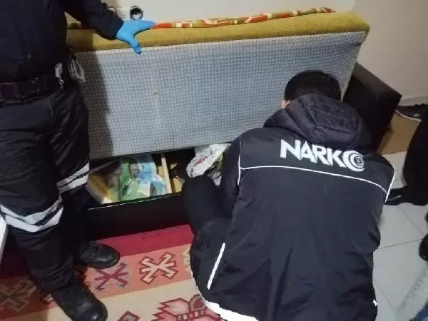 Osmaniye'de uyuşturucu operasyonuna 10 tutuklama Osmaniye'de uyuşturucu operasyonuna 10 tutuklama