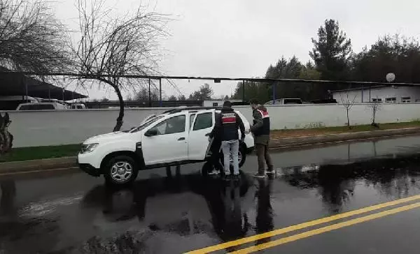 Otostopla gelip, çaldıkları motosikletlerle dönen 7 şüpheliyi jandarma yakaladı Otostopla gelip, çaldıkları motosikletlerle dönen 7 şüpheliyi jandarma yakaladı
