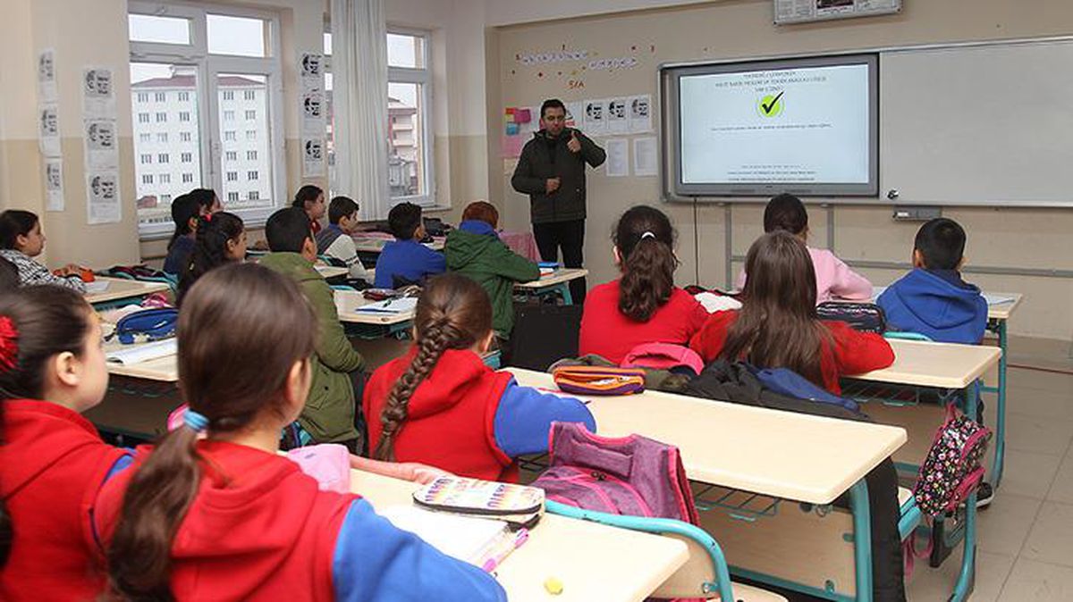 Son Dakika! 1 Mart'ta başlaması planlanan yüz yüze eğitim için, pazartesi günü toplanacak Kabine kararı beklenecek