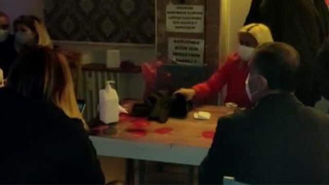 Tedbirleri hiçe sayıp mekanlarını pavyona çeviren iki işletmeciye ceza yağdı