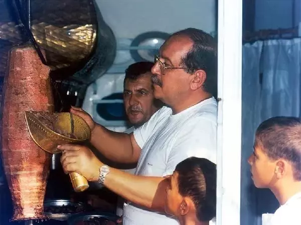 150 yıllık tarihi İskender kebapçısından 7 milyon lira vurgun yapıldığı iddiası 150 yıllık tarihi İskender kebapçısından 7 milyon lira vurgun yapıldığı iddiası
