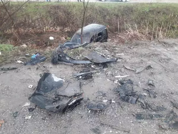 Akyazı'da hafif ticari araç ile otomobil çarpıştı: 6 yaralı Akyazı'da hafif ticari araç ile otomobil çarpıştı: 6 yaralı