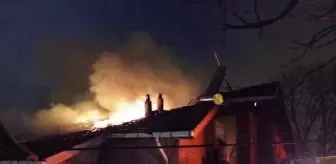 Alevlere teslim olan ev kullanılmaz hale geldi