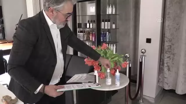 Almanya'da berberler 11 hafta aradan sonra kapılarını müşterilerine açacak Almanya'da berberler 11 hafta aradan sonra kapılarını müşterilerine açacak