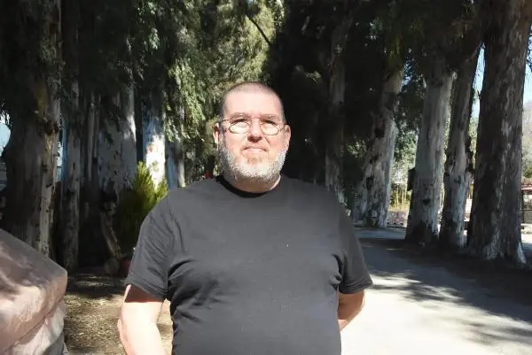 Aşk Yolu'nun 83 yıllık ağaçlarına adlarını yazıyorlar
