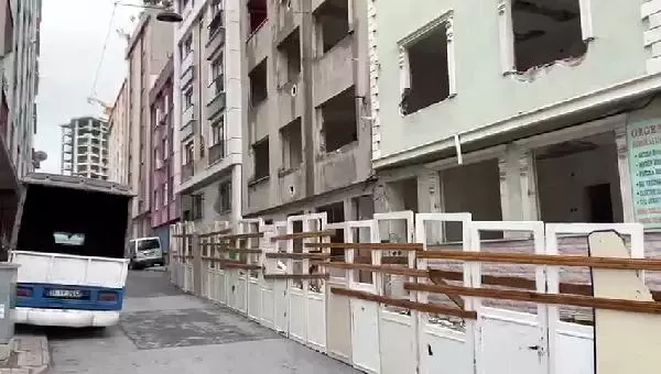 Son Dakika | Avcılar'dan sonra esenler'deki yıkılacak binalara kapılı bariyer Son Dakika | Avcılar'dan sonra esenler'deki yıkılacak binalara kapılı bariyer