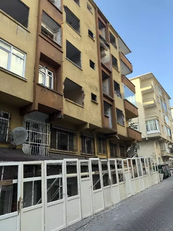 Son Dakika | Avcılar'dan sonra esenler'deki yıkılacak binalara kapılı bariyer Son Dakika | Avcılar'dan sonra esenler'deki yıkılacak binalara kapılı bariyer