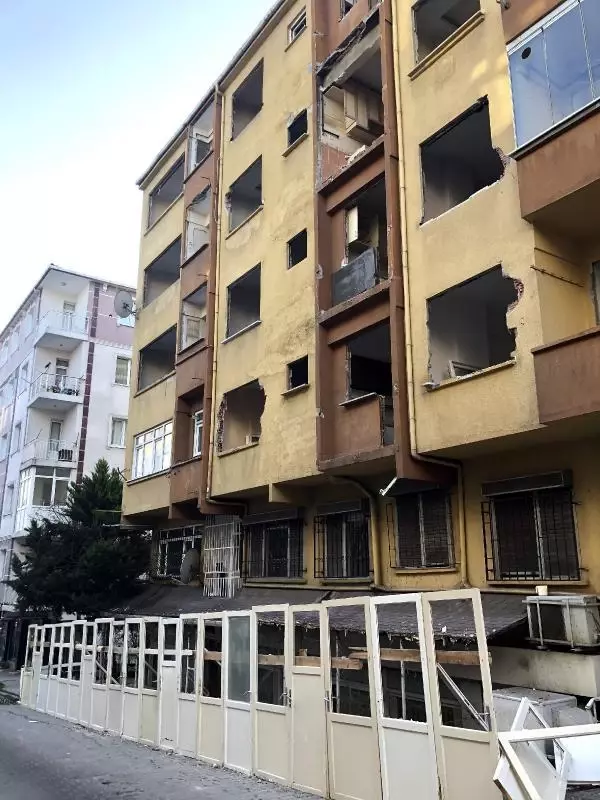 Son Dakika | Avcılar'dan sonra esenler'deki yıkılacak binalara kapılı bariyer Son Dakika | Avcılar'dan sonra esenler'deki yıkılacak binalara kapılı bariyer