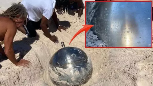 Bahamalar'daki sahilde üzerinde Rusça yazılar olan gizemli bir titanyum küre bulundu Bahamalar'daki sahilde üzerinde Rusça yazılar olan gizemli bir titanyum küre bulundu