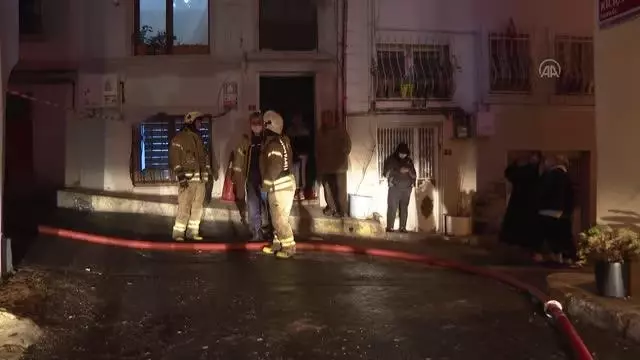 Son dakika haber | Beyoğlu'nda binada çıkan yangında 1 kişi yaralandı Son dakika haber | Beyoğlu'nda binada çıkan yangında 1 kişi yaralandı